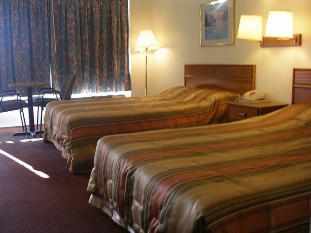 Scottish Inn Хендерсон Номер фото